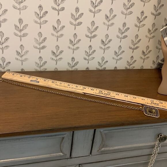 Lia Sophia jewelry bundle includes three necklaces - Picture 6 of 10